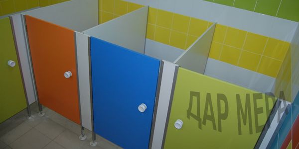 детские туалетные кабинки для школы