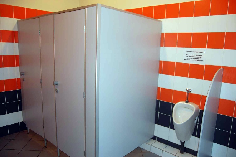 Туалетные кабинки